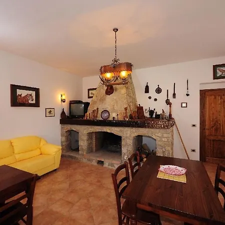 Apartment Sleeps 5 *