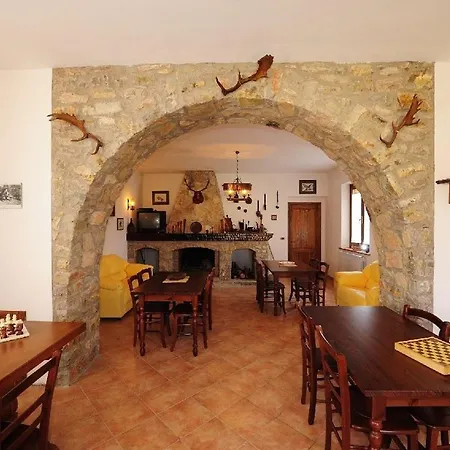 Sleeps 5 *